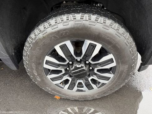 Used 2024 GMC Sierra 3500 Denali Ultimate image 8