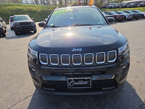 Certified 2022 Jeep Compass Latitude AWD/4WD image 9