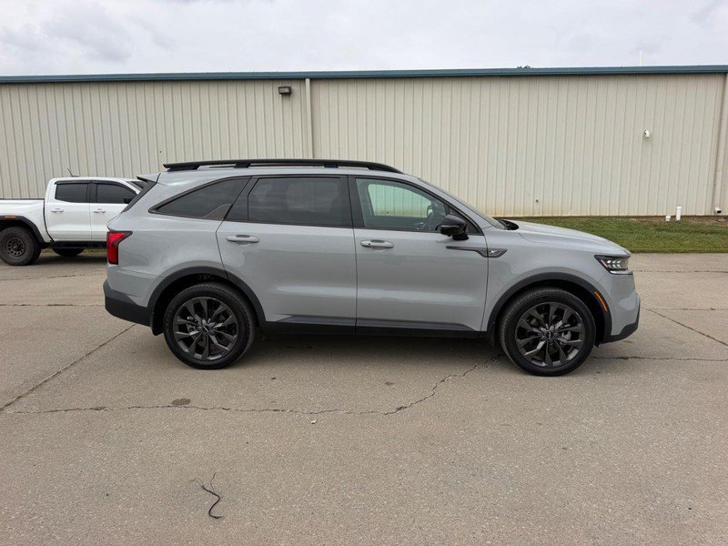 Used 2022 Kia Sorento SX Prestige AWD/4WD image 2