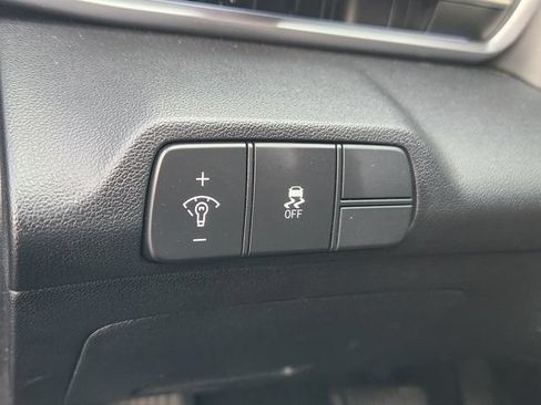 Used 2024 Hyundai Elantra Limited FWD image 20