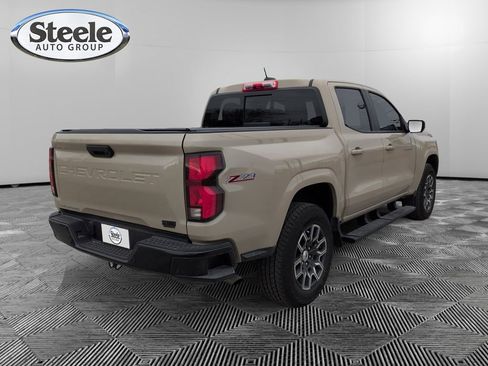Used 2023 Chevrolet Colorado Z71 w/ Z71 Convenience Package 2 image 5