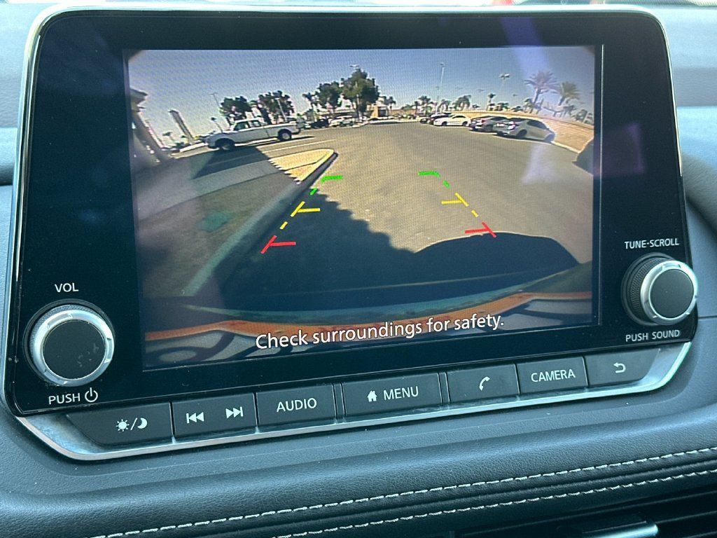 Used 2023 Nissan Rogue SV FWD image 18