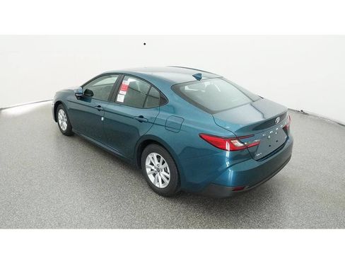 Used 2025 Toyota Camry LE FWD image 7