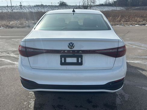 Used 2025 Volkswagen Jetta S image 4