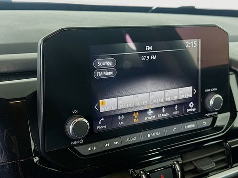 Used 2025 Nissan Pathfinder SV FWD image 21