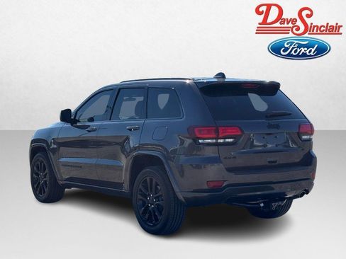 Used 2020 Jeep Grand Cherokee Altitude image 9