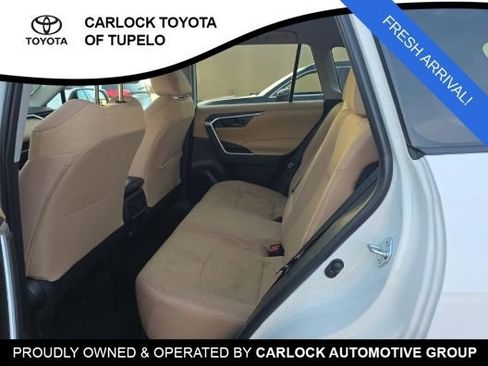 Used 2025 Toyota RAV4 LE FWD image 9