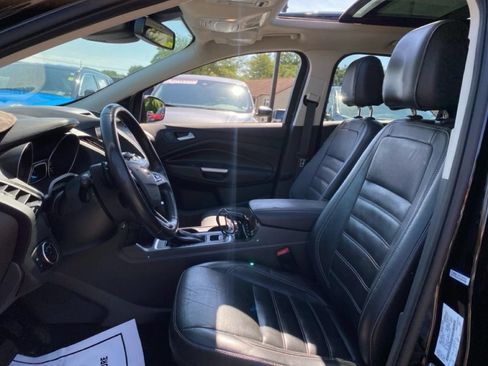 Used 2017 Ford Escape Titanium w/ Canadian Touring Package AWD/4WD image 6