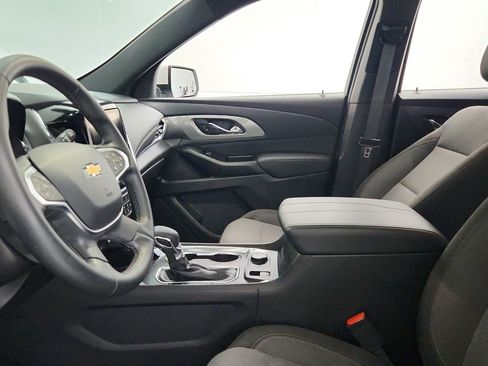 Used 2023 Chevrolet Traverse LT FWD image 17
