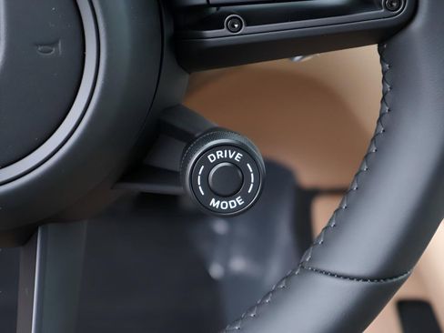 New 2026 Porsche Macan image 31