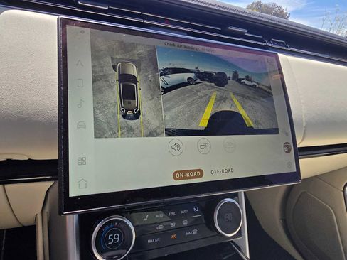 Used 2023 Land Rover Range Rover SE image 30