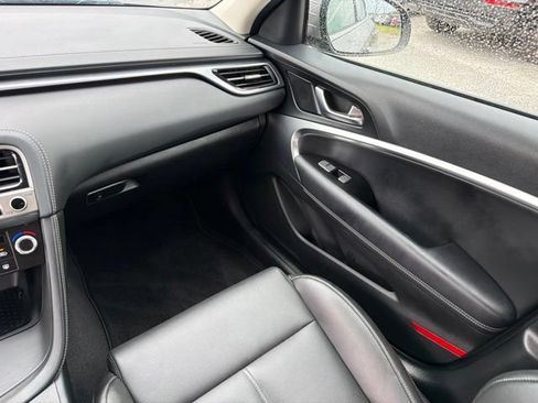 Used 2025 Genesis G70 2.5T RWD image 20