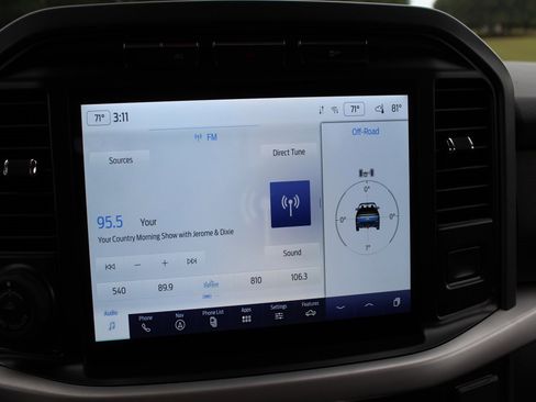 Used 2022 Ford F150 XLT w/ Equipment Group 302A High image 16