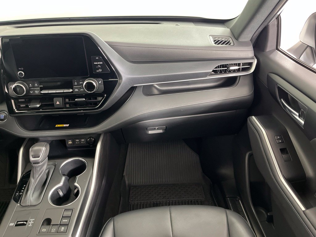 Used 2023 Toyota Highlander XSE FWD image 22