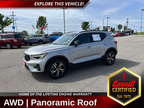 Used 2023 Volvo XC40 B5 Plus AWD/4WD image 1