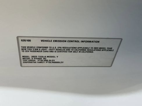 Used 2023 Tesla Model Y Long Range AWD/4WD image 30