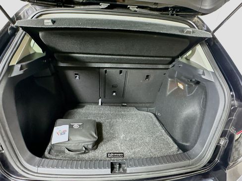 Used 2022 Volkswagen Taos SE FWD image 27