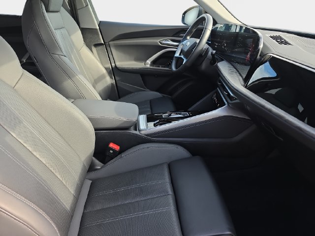 Certified 2025 Audi Q5 Premium Plus w/ Premium Plus AWD/4WD image 12