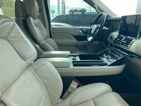 Used 2018 Lincoln Navigator Reserve w/ Technology Package AWD/4WD image 8