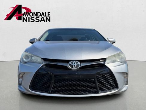 Used 2015 Toyota Camry SE w/ Moonroof Package FWD image 5