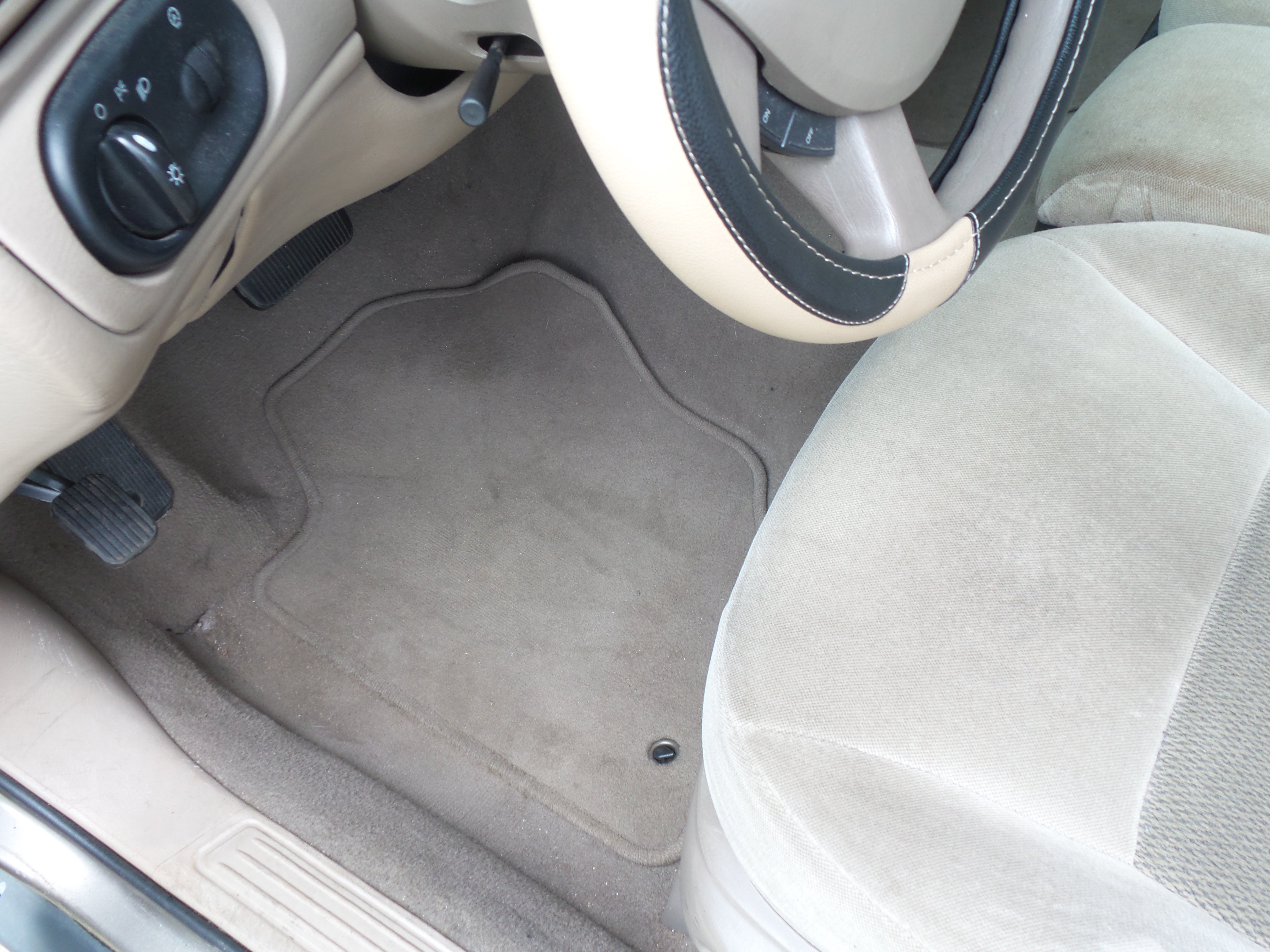 Used 2006 Ford Taurus SE FWD image 17