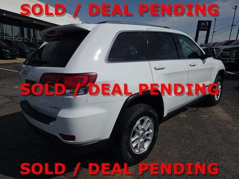 Used 2020 Jeep Grand Cherokee Laredo AWD/4WD image 5