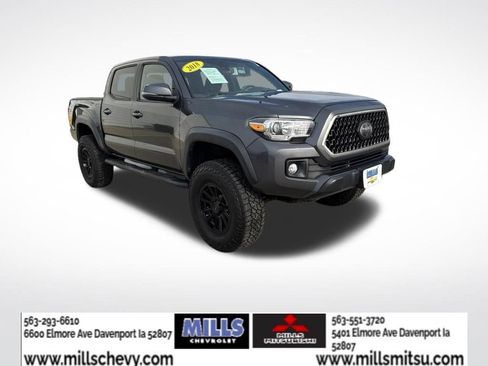 Used 2018 Toyota Tacoma TRD Off-Road AWD/4WD image 7