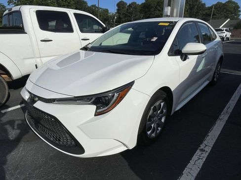 Used 2021 Toyota Corolla LE FWD image 6