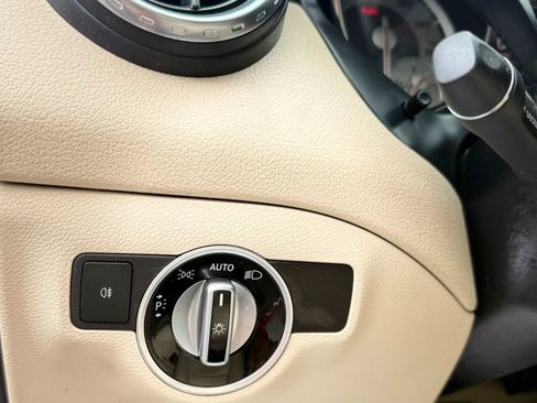 Used 2016 Mercedes-Benz GLA 250 4MATIC image 24