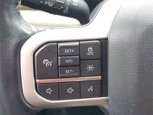 Used 2022 Ford Expedition Limited image 23