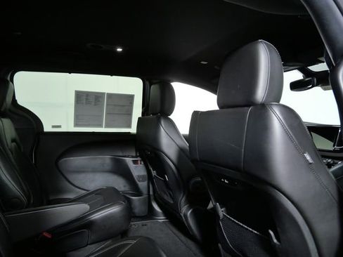 Used 2025 Chrysler Pacifica Select FWD image 13