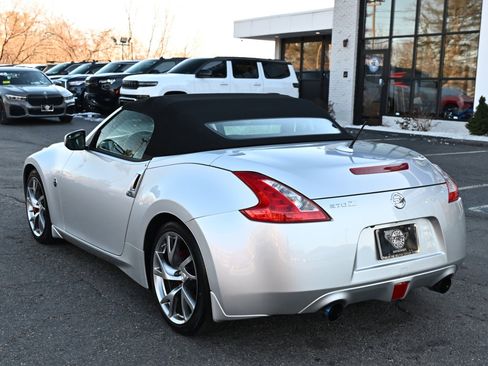 Used 2014 Nissan 370Z Touring w/ Sport Package image 10