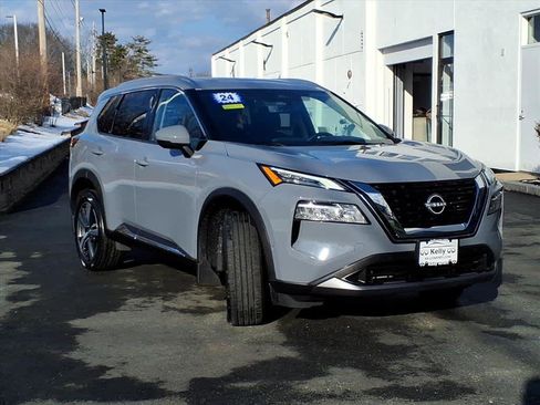 Used 2023 Nissan Rogue SL w/ SL Premium Package image 3