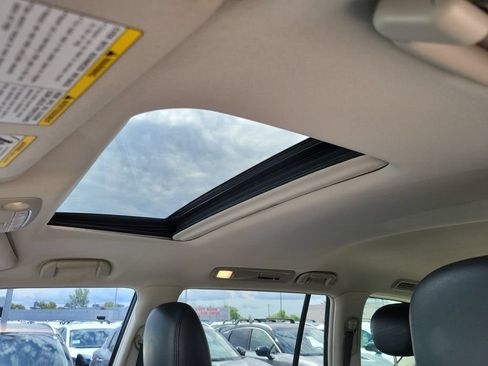 Used 2022 Nissan Armada SL w/ Captain's Chairs Package AWD/4WD image 18