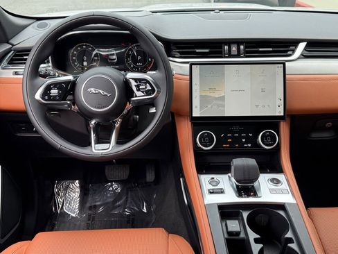 New 2026 Jaguar F-PACE R-Dynamic S image 25