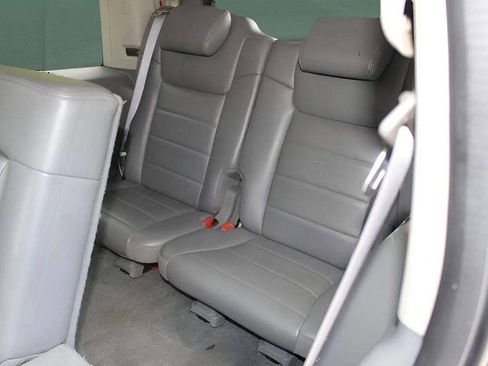 Used 2006 Jeep Commander 4WD image 18