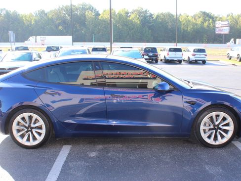 Used 2021 Tesla Model 3 Standard Range Plus image 5