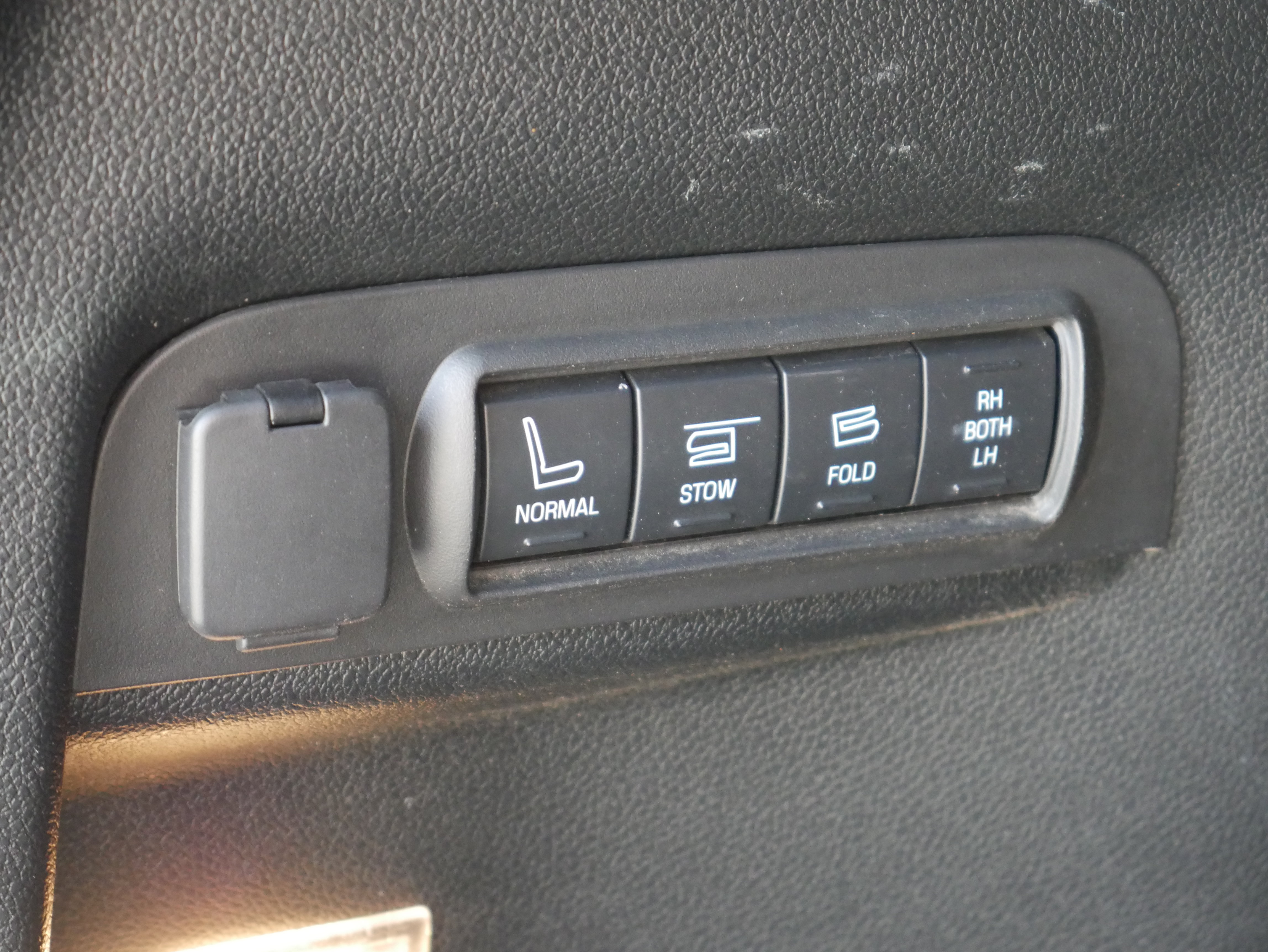 Used 2018 Ford Explorer Sport AWD/4WD image 24