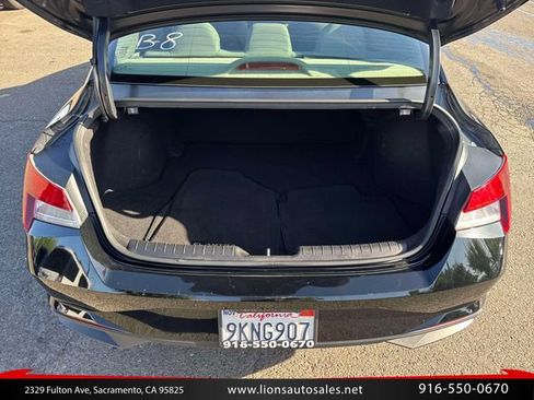 Used 2023 Hyundai Elantra SEL FWD image 11
