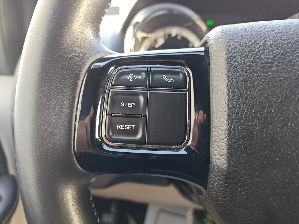 Used 2018 Dodge Grand Caravan SXT FWD image 24