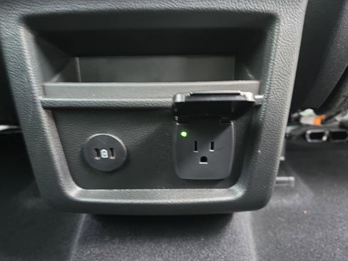 Used 2024 Ford Edge ST-Line image 13