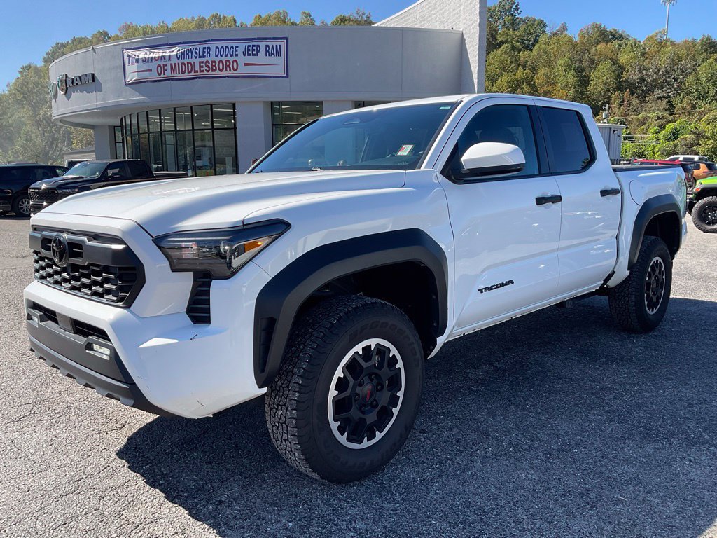 Used 2026 Toyota Tacoma TRD Off-Road AWD/4WD image 3