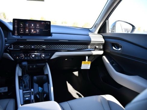 New 2025 Honda Accord EX-L image 17