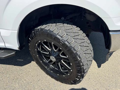 Used 2019 Ford F150 XLT w/ Equipment Group 302A Luxury AWD/4WD image 42