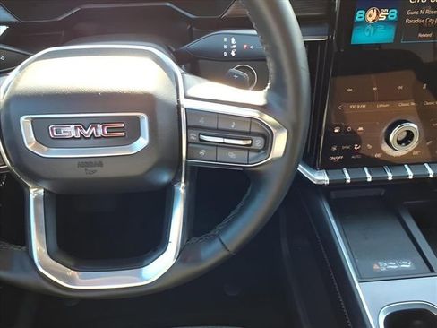 Used 2025 GMC Acadia Elevation image 19