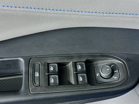 Used 2024 Volkswagen Taos SE image 15