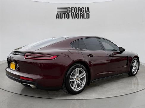 Used 2018 Porsche Panamera 4 image 9