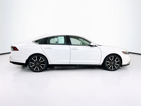 Used 2023 Honda Accord Touring image 10