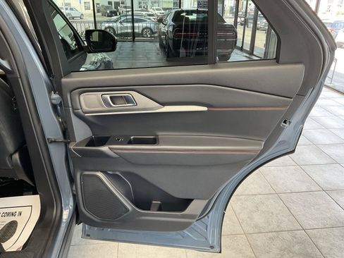 Used 2025 Ford Explorer ST-Line AWD/4WD image 15