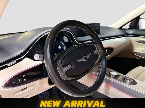 Used 2023 Genesis GV70 2.5T Advanced w/ Advanced Package image 9